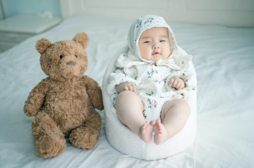 磁县宝宝吃不饱母乳的症状
